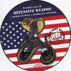 V/A Split EP OFFENSIVE WEAPON / LEGITIME VIOLENCE